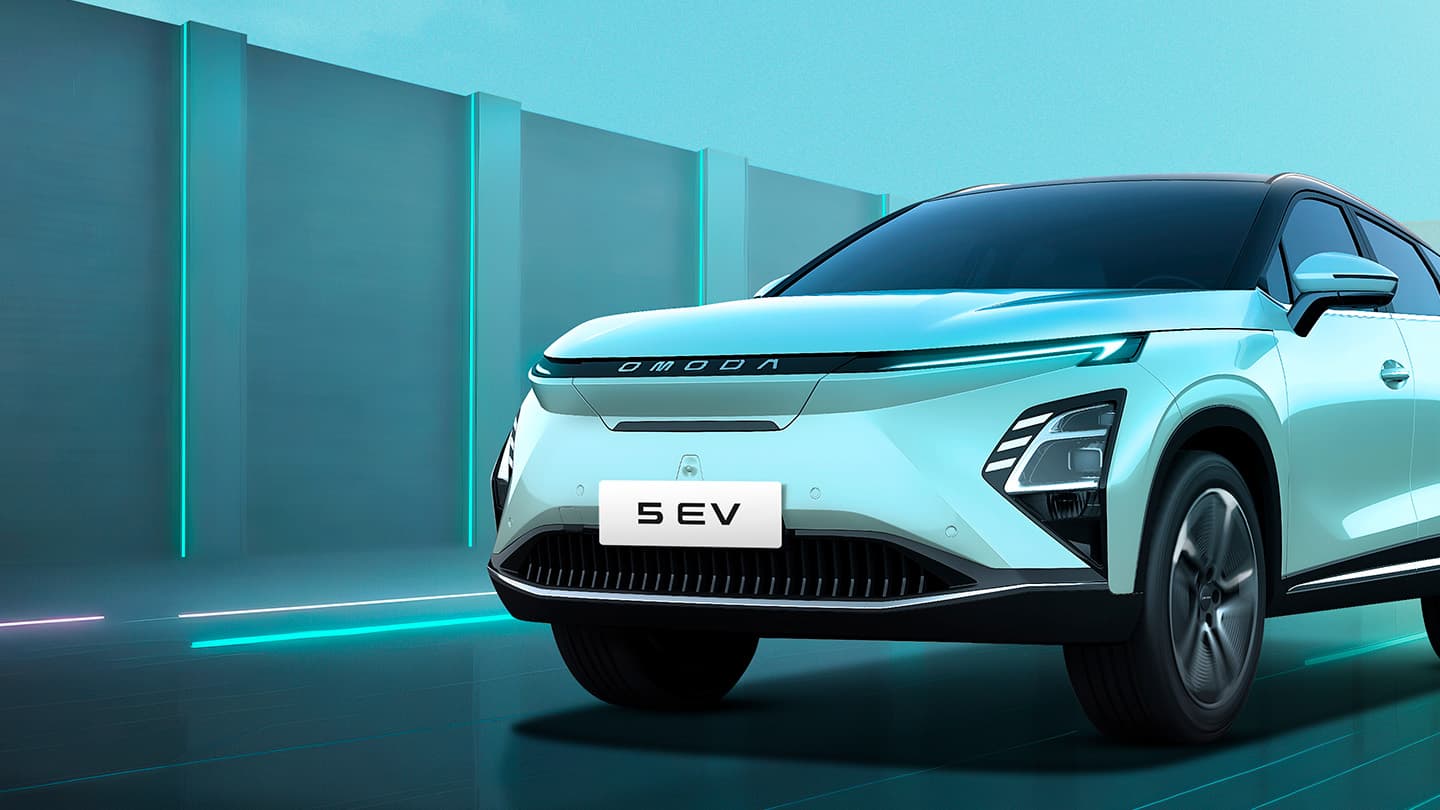 OMODA 5 EV set forfra
