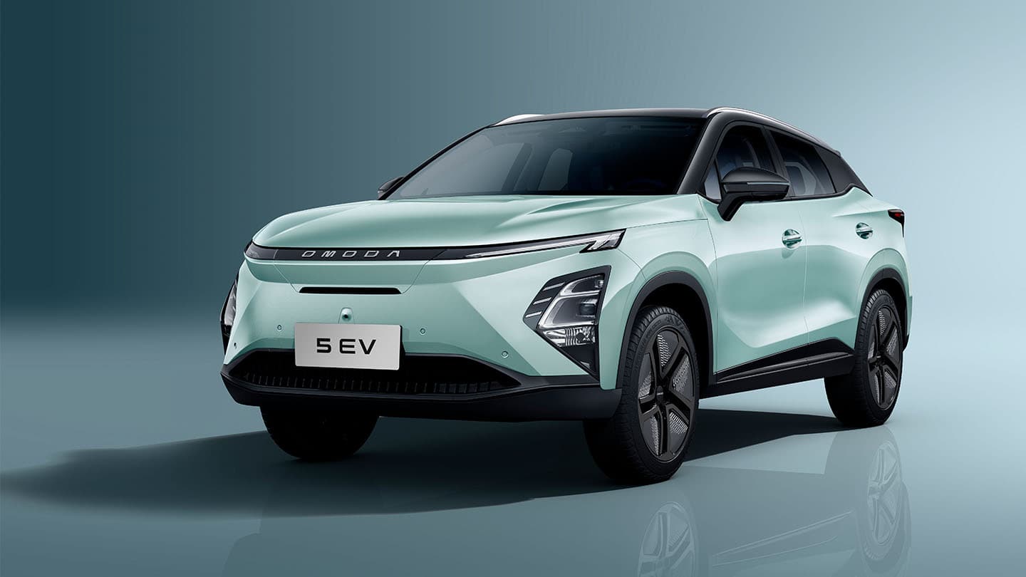 OMODA 5 EV set skråt forfra