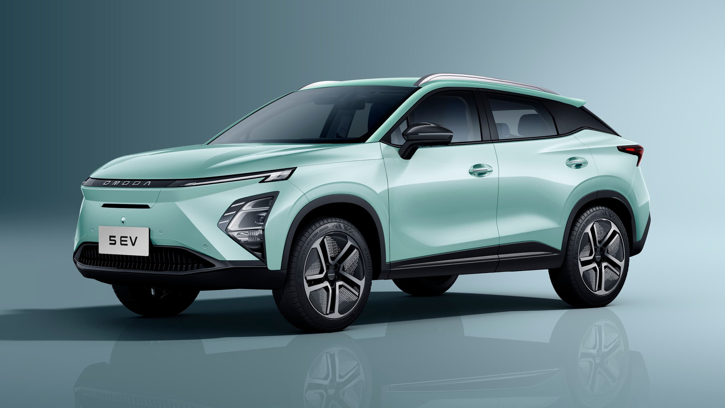 OMODA 5 EV i farven Aquatic Green