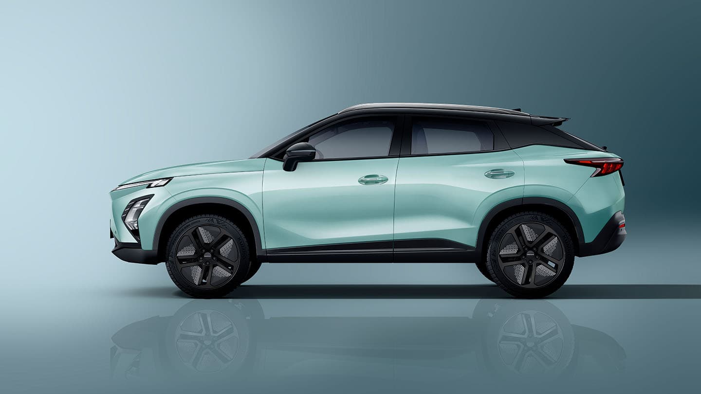 OMODA 5 EV set fra siden