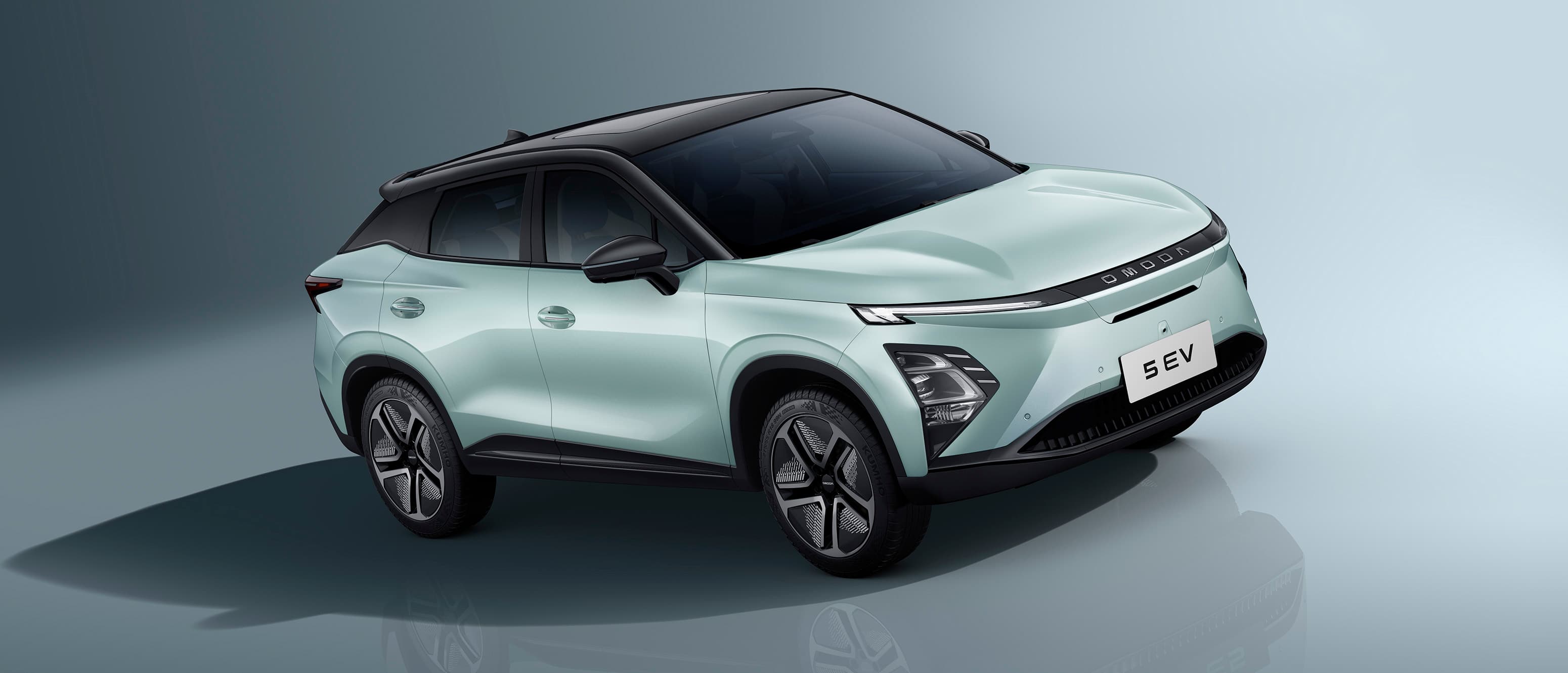 OMODA 5 EV set skråt forfra