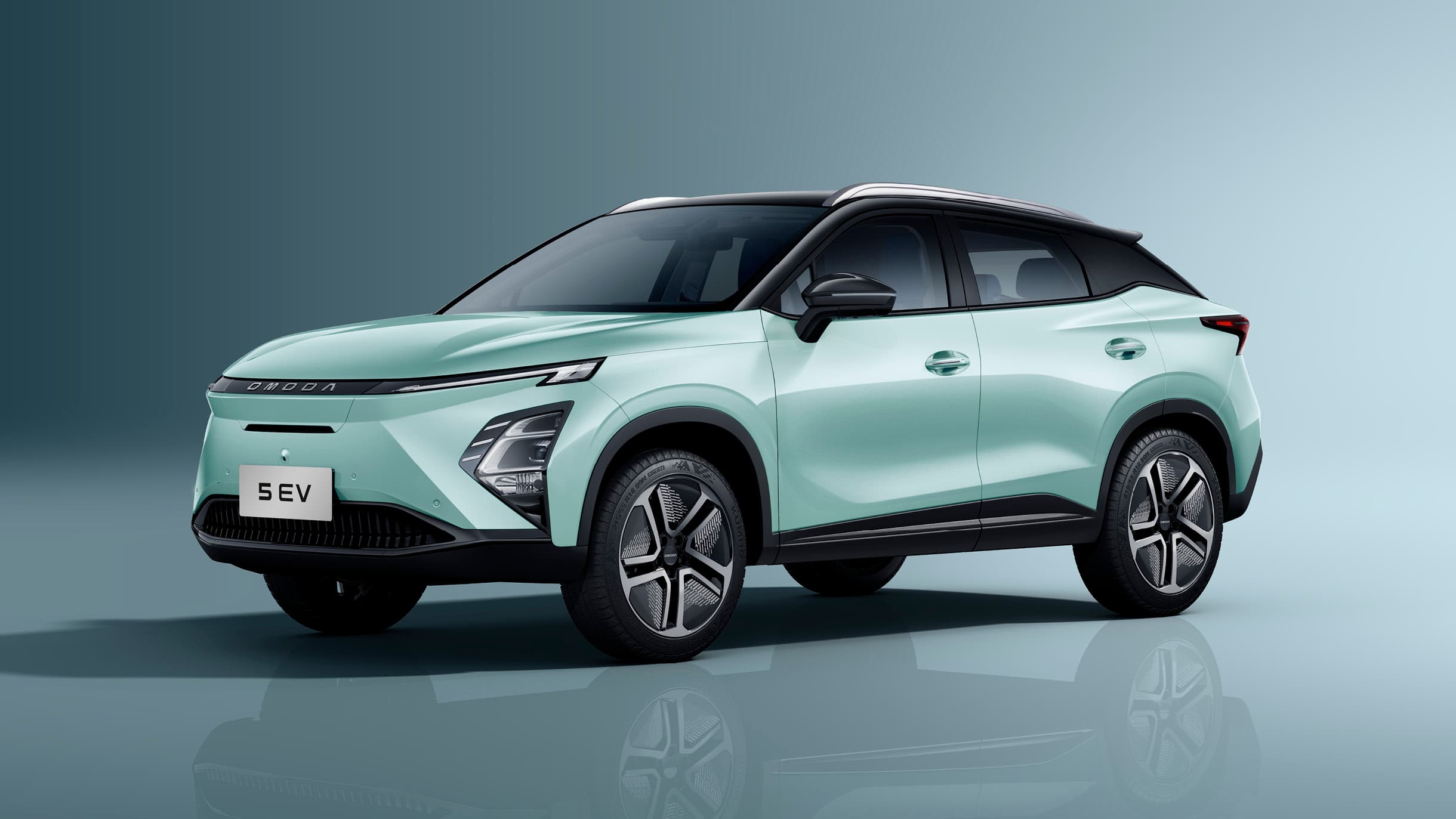 OMODA 5 EV set skråt forfra