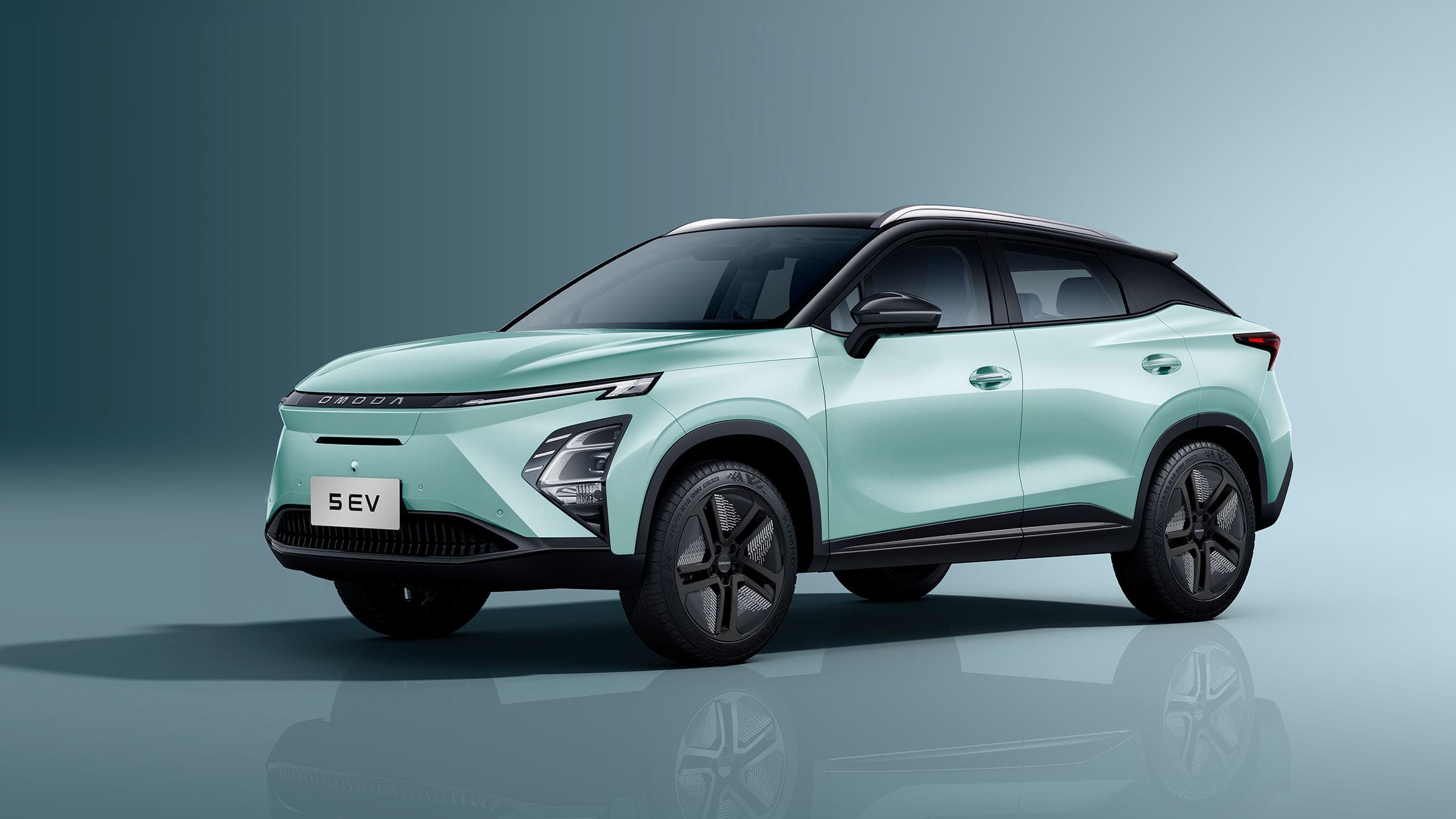 OMODA 5 EV set skråt forfra