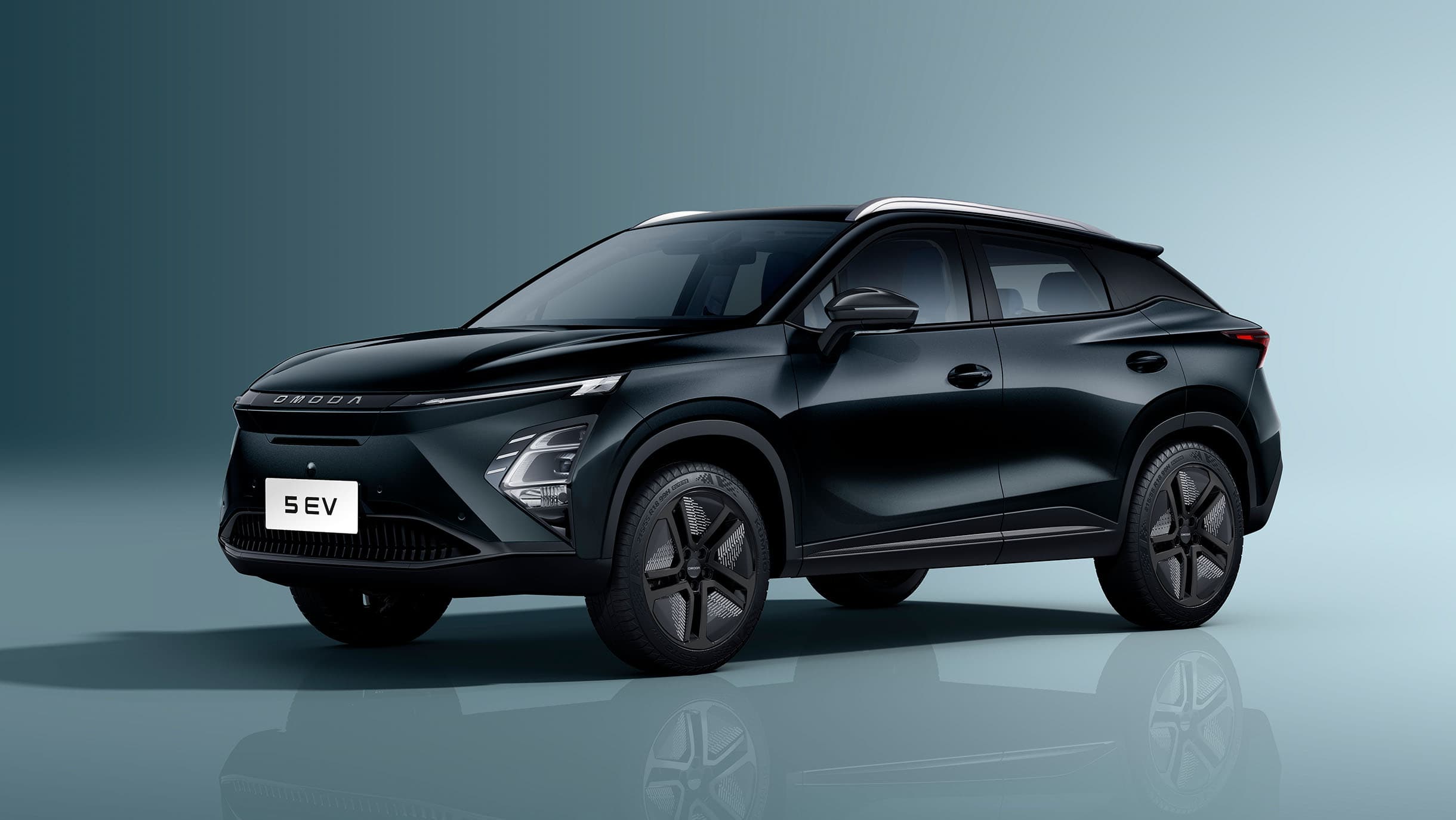 En OMODA 5 EV i farven Carbon Black
